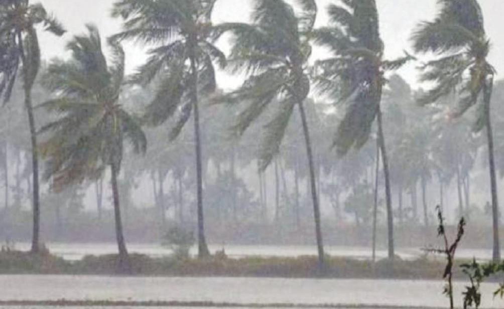 బంగాళాఖాతంలో కొనసాగుతున్న అల్పపీడనం...