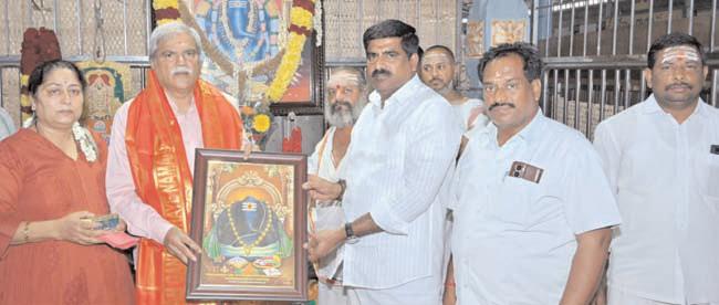 కానిపాక స్వామివారిని దర్శించుకున్న కర్ణాటక రాష్ట్ర మంత్రి శరణ బసప్ప