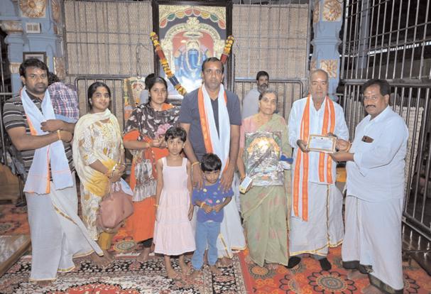 స్వామివారి నిత్య అన్నదానం ట్రస్టు విరాళం