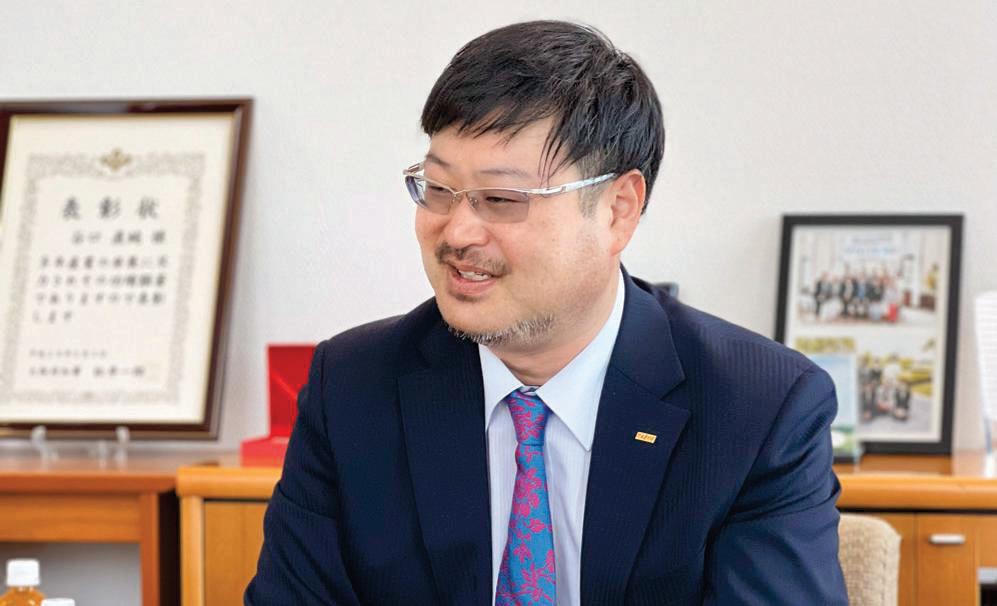 MAKING WORLDWIDE CONNECTIONS