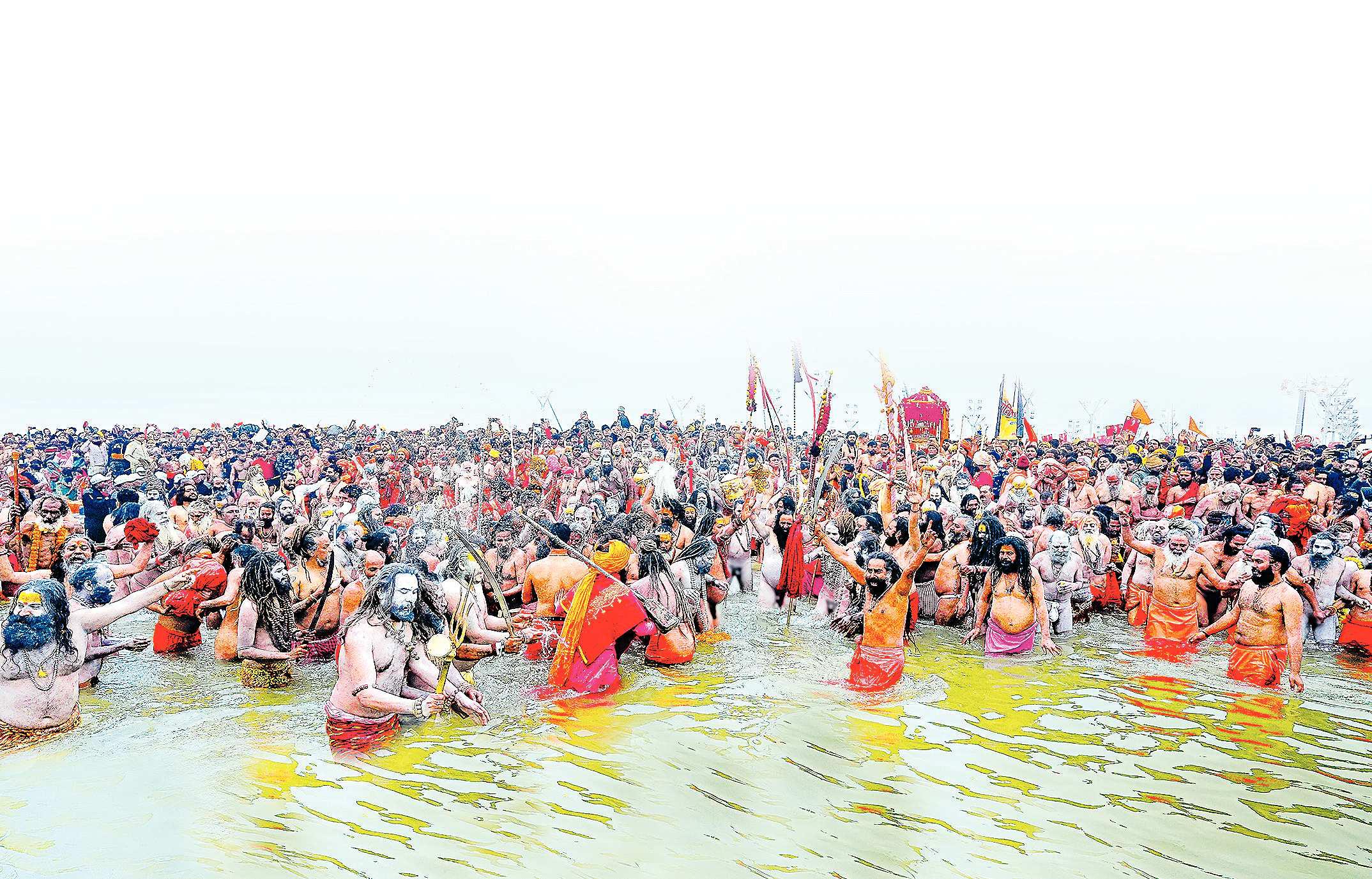 त्रिवेणी स्नान को उमड़ा जनसमुद्र