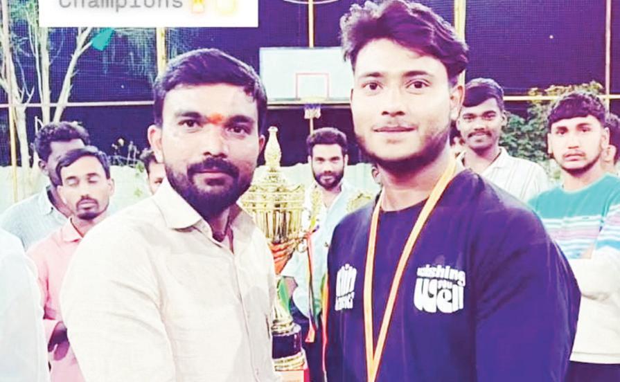 ఎంపిఎల్ క్రికెట్ టోర్నమెంట్ లో విజేతగా నిలిచిన ఈగల్ టీం