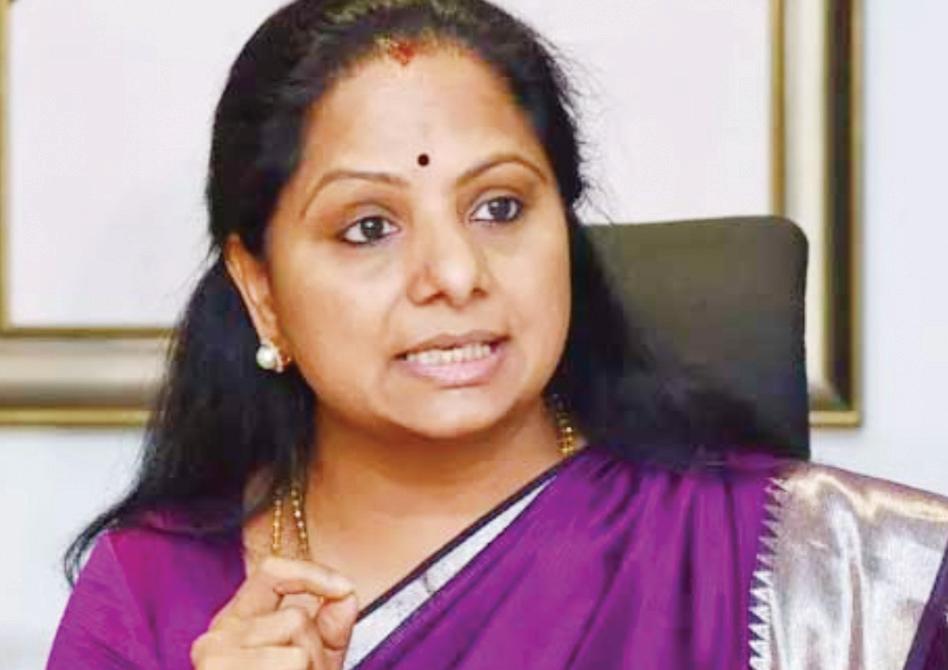 మైనార్టీలపై గాంధీలది కపట ప్రేమ