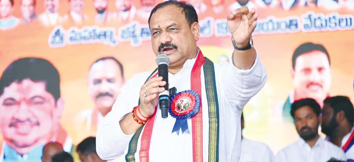 పదేళ్లలో తెలంగాణను లూటీ చేసిన కెసిఆర్ కుటుంబం