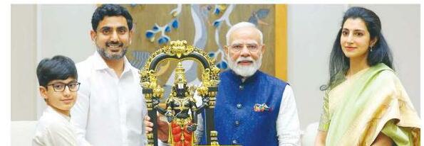 ప్రధాని మోడీతో లోకేశ్ కుటుంబం ఆత్మీయ భేటీ