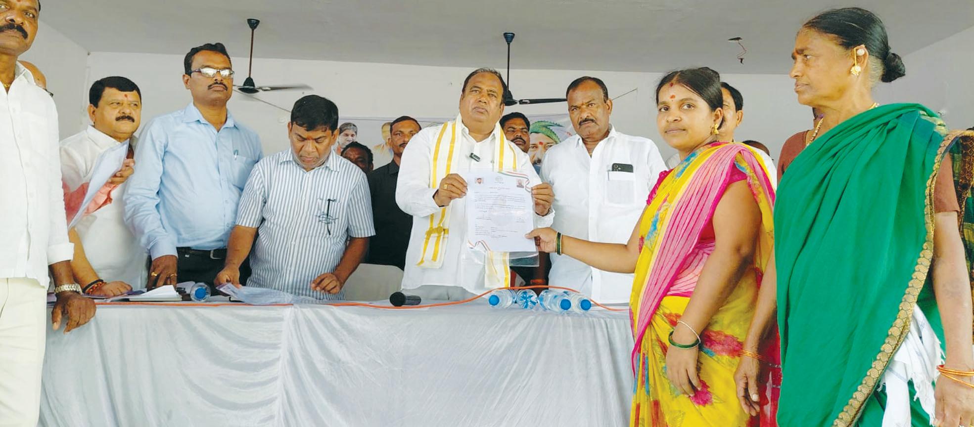 స్థానిక సంస్థల ఎన్నికల్లో కాంగ్రెస్ పార్టీ జయభేరి మోగిస్తుంది