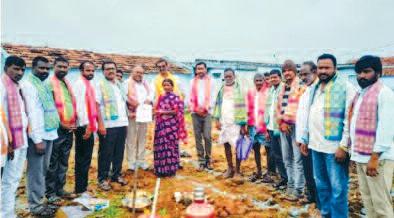 కొత్తపల్లి గ్రామంలో ఇందిరమ్మ ఇండ్ల ప్రొసీడింగ్స్ అందజేత