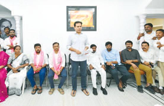 నగరంలో ఉన్న విలువైన భూములు హాంఫట్