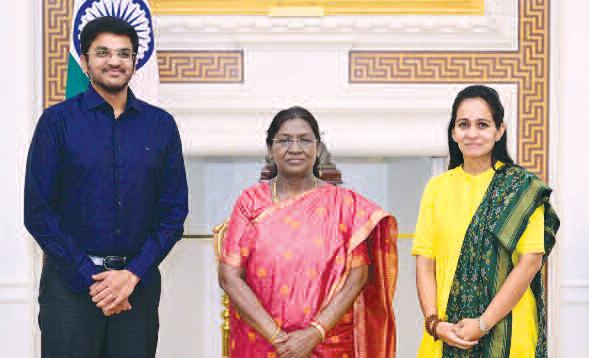 రాష్ట్రపతిని కలిసిన బైరెడ్డి శబరి దంపతులు