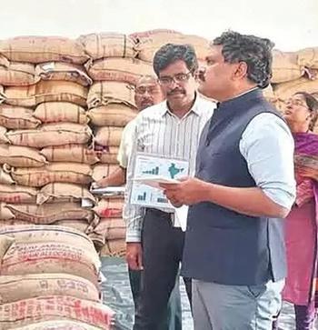 ధాన్యం ఆన్లోడ్ చేయకుండా మిల్లర్ల ఆలస్యం చేయవద్దు
