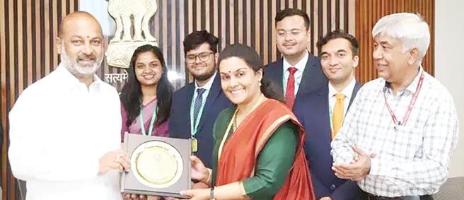 ఐఐఎస్ అధికారులు జాతీయ ఐక్యత పరిరక్షకులు