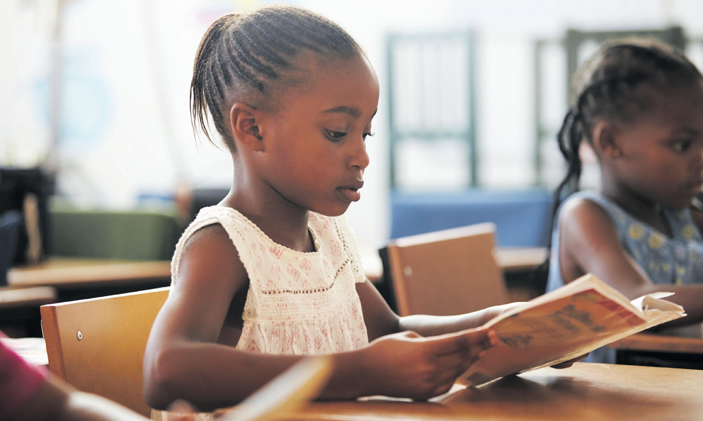 What neuroscience says about reading versus listening