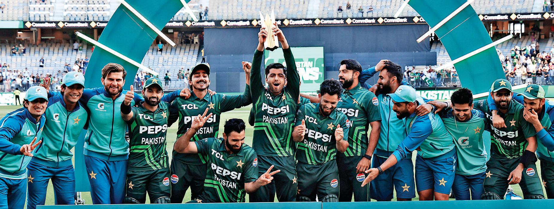 PAKISTAN CLINCH ODI SERIES