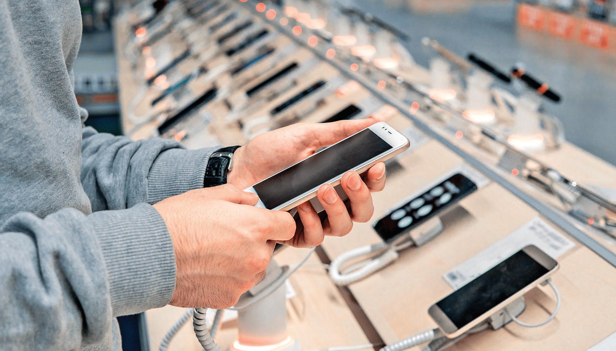 India Big Winner in 2025 as Smartphone Mfg Declines Globally