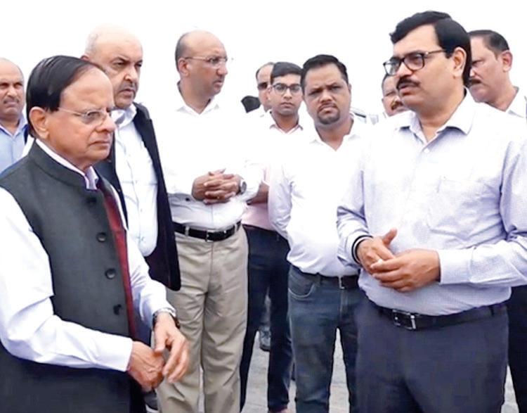 Mishra Reviews Progress on Key Infra Projects