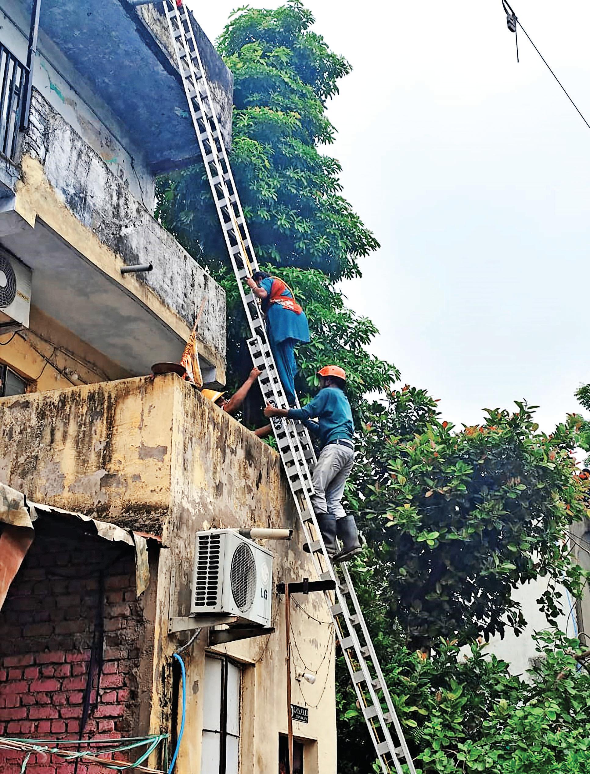 16 Rescued as Staircase in Dudheshwar Bldg Collapses