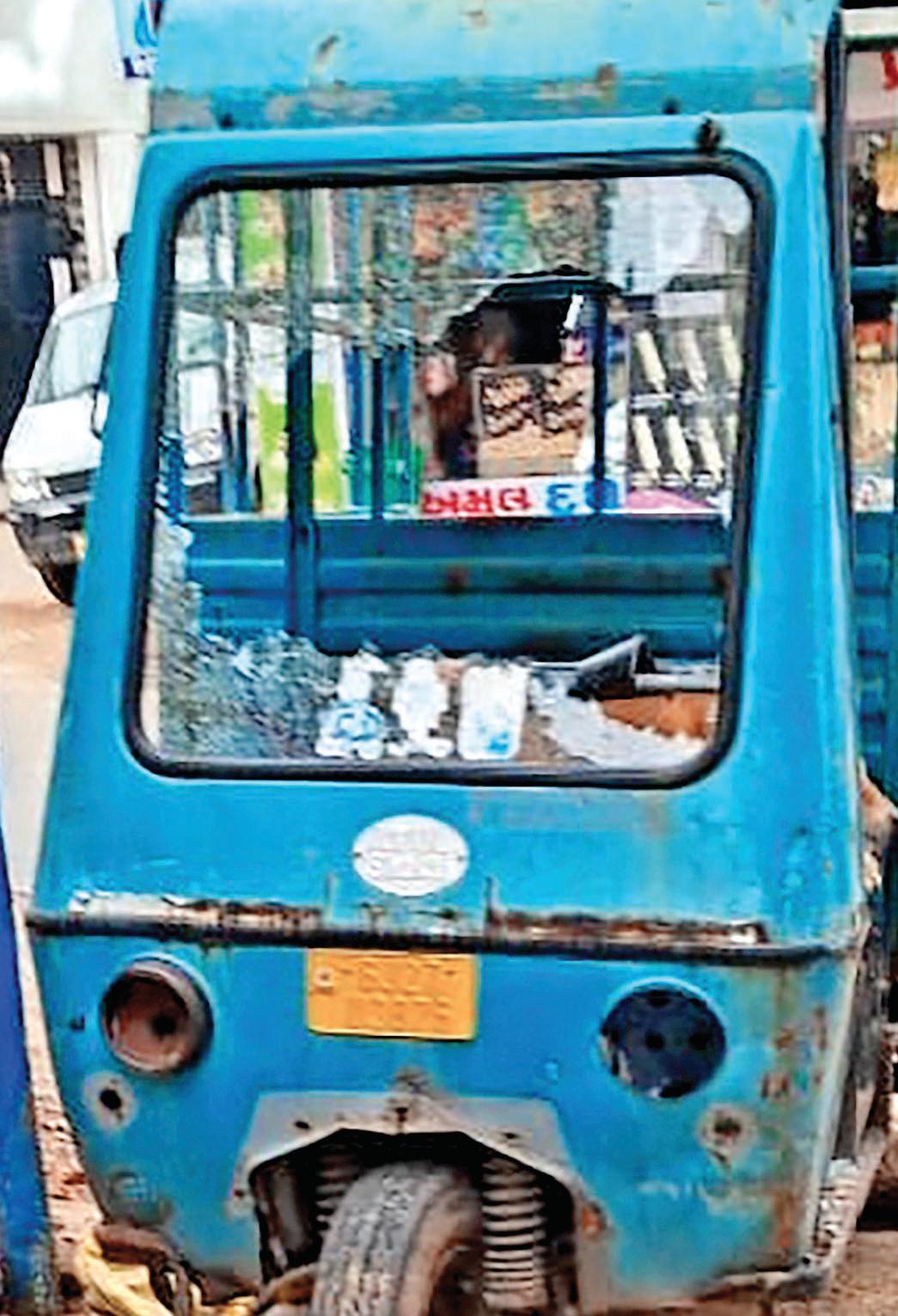 Goons Unleash Terror in Amraiwadi, Attack Family