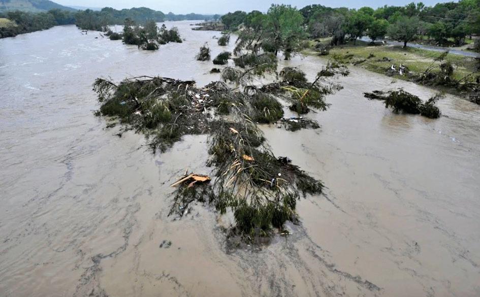 What weather conditions led to Texas flash floods