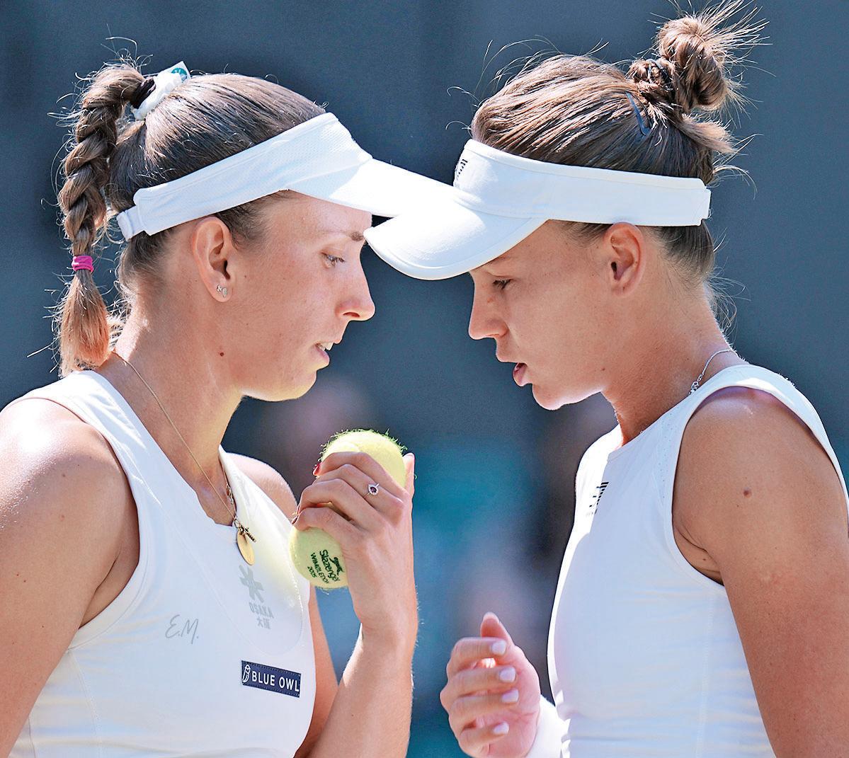Kudermetova and Mertens win doubles final