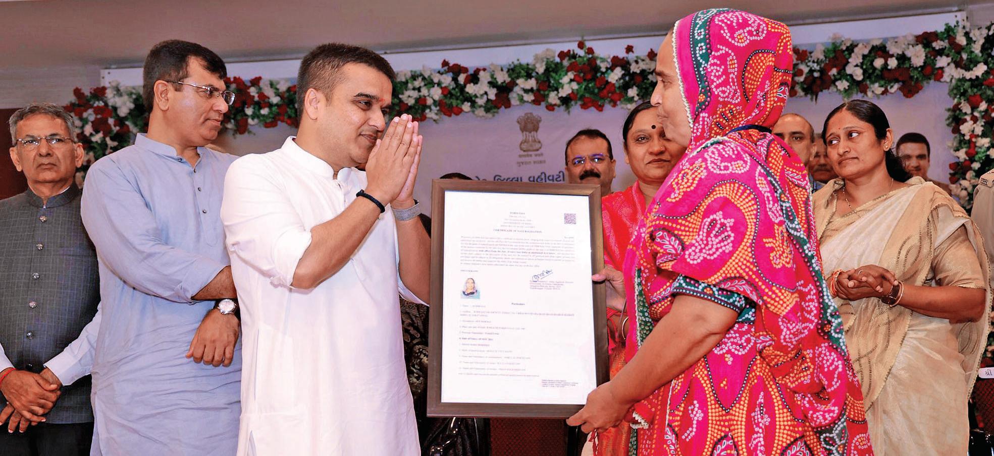State grants citizenship to 185 Pakistani refugees
