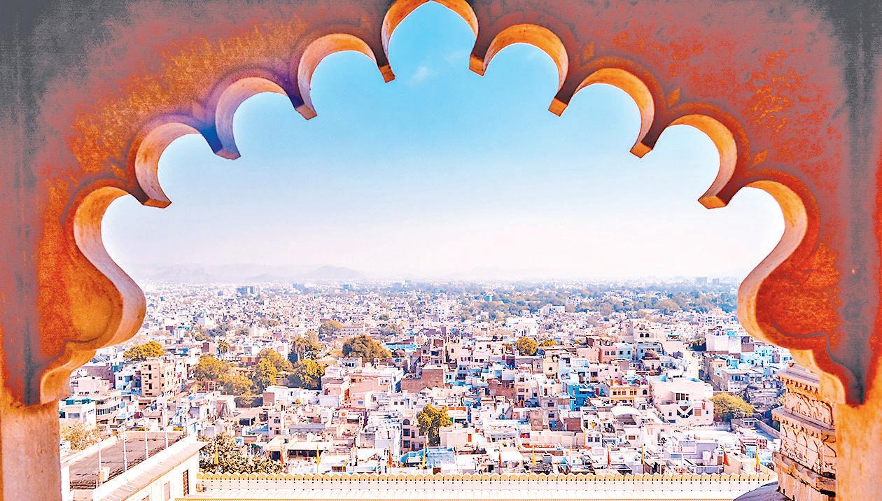 Raid-wary Amdavadis head out of Gujarat