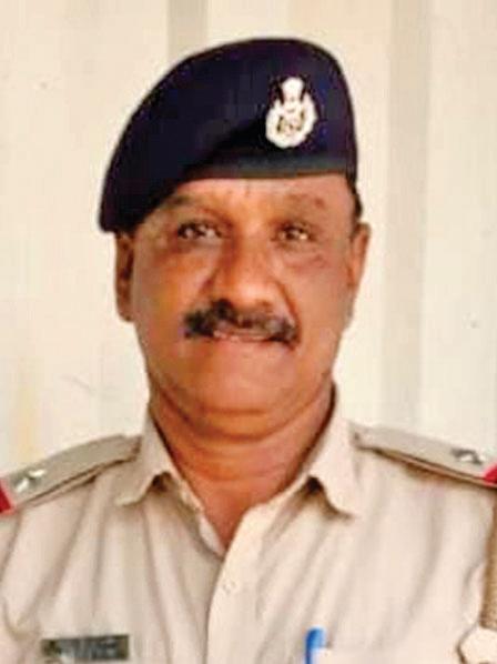 Cop foils couple's suicide bid
