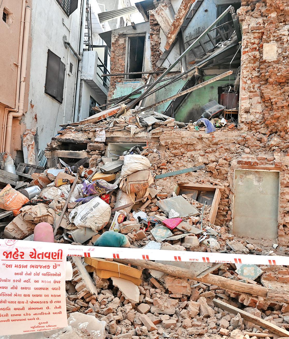 AMC Issues Eviction Notices to the Residents of 11 Dilapidated Colonies