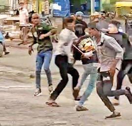 Trio attacked with knives, sticks in broad daylight in Juhapura