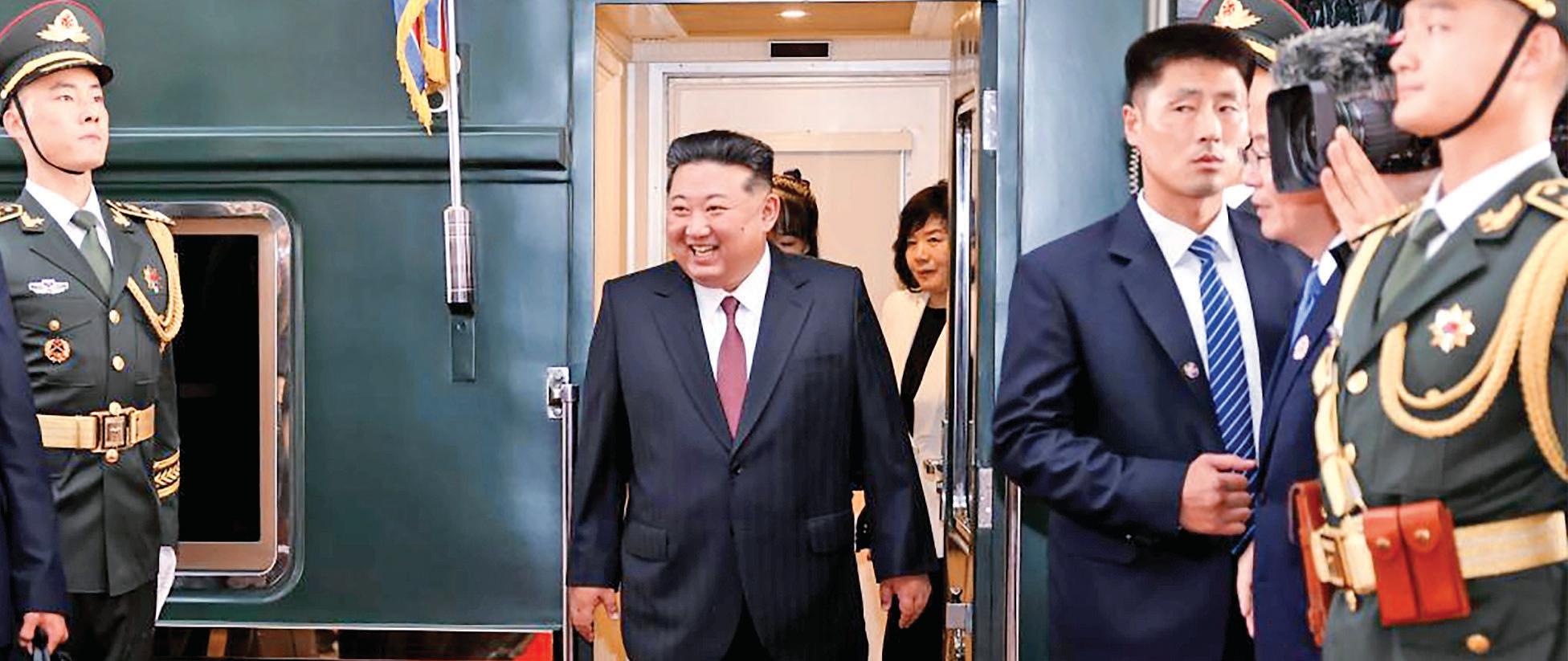SCO members arrive for military parade