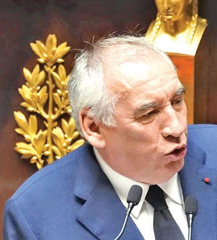 French Govt Collapses as PM Loses Confidence Vote