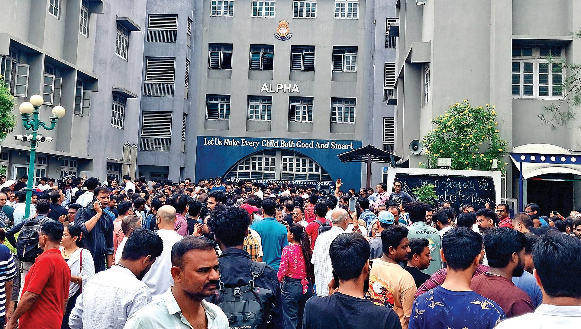 HC Grants Relief to 3 ABVP Youths