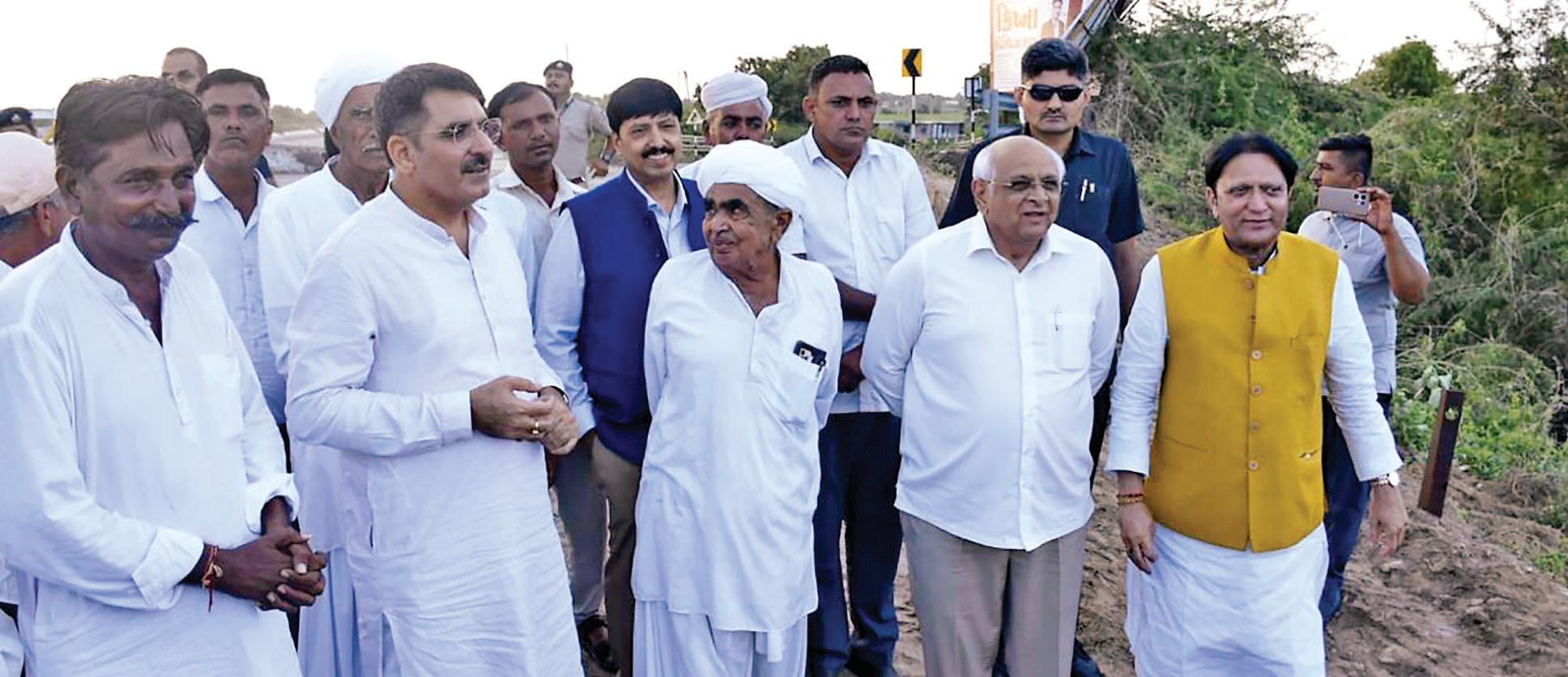 CM visits rain-affected Banaskantha villages