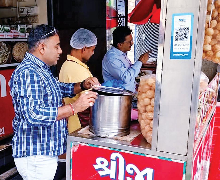 Unhygienic kitchen: AMC seals Saraspur food joint