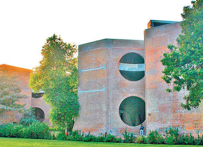 IIM-A, IIM-L to train 10k women entrepreneurs
