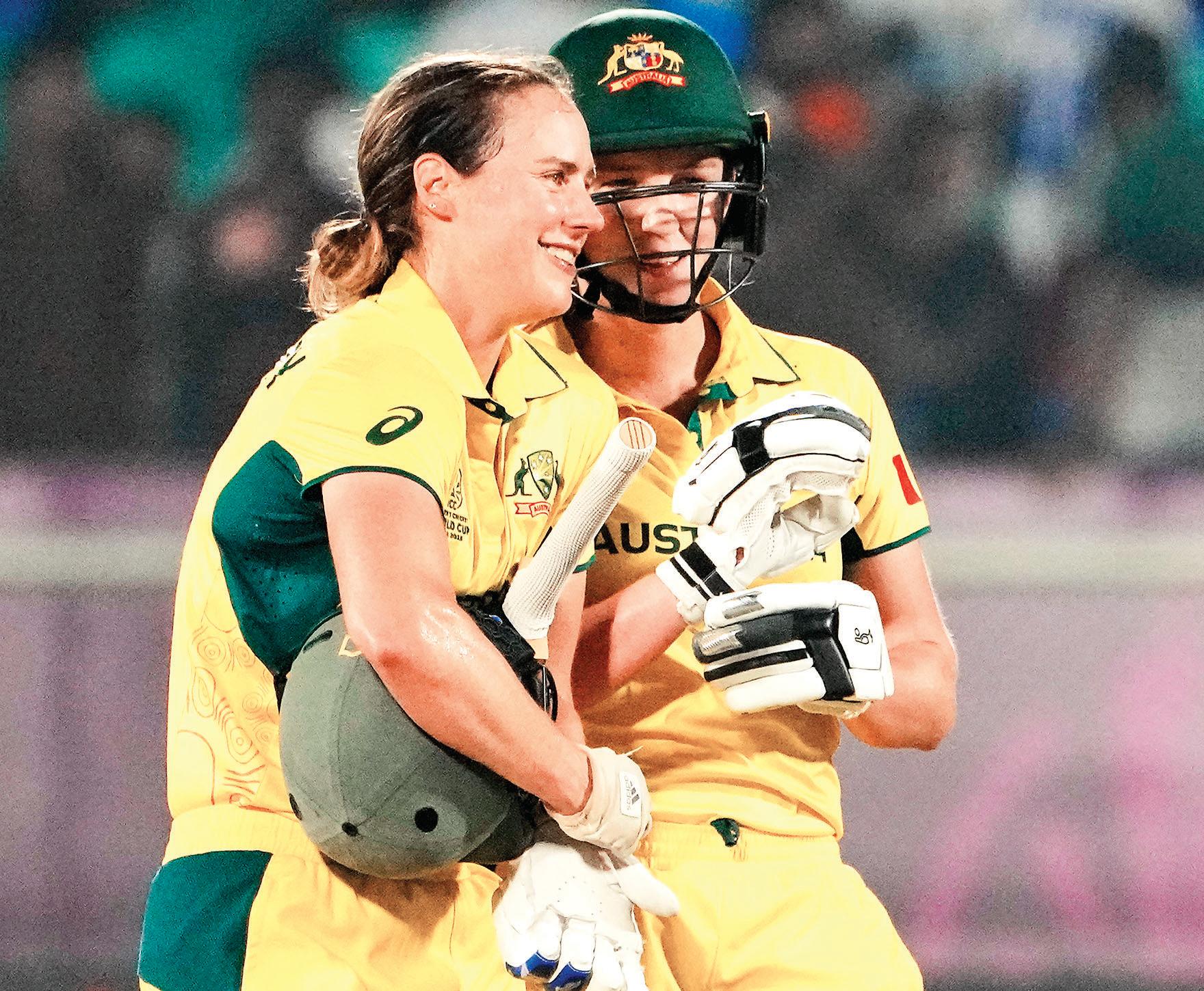 Australia, England to battle for supremacy