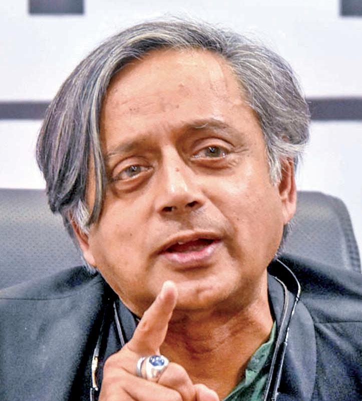 Dynastic politics pose 'grave threat' to democracy: Tharoor