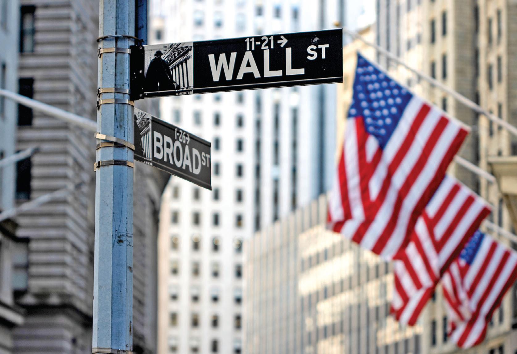 Wall Street slides on back of pvt jobs data