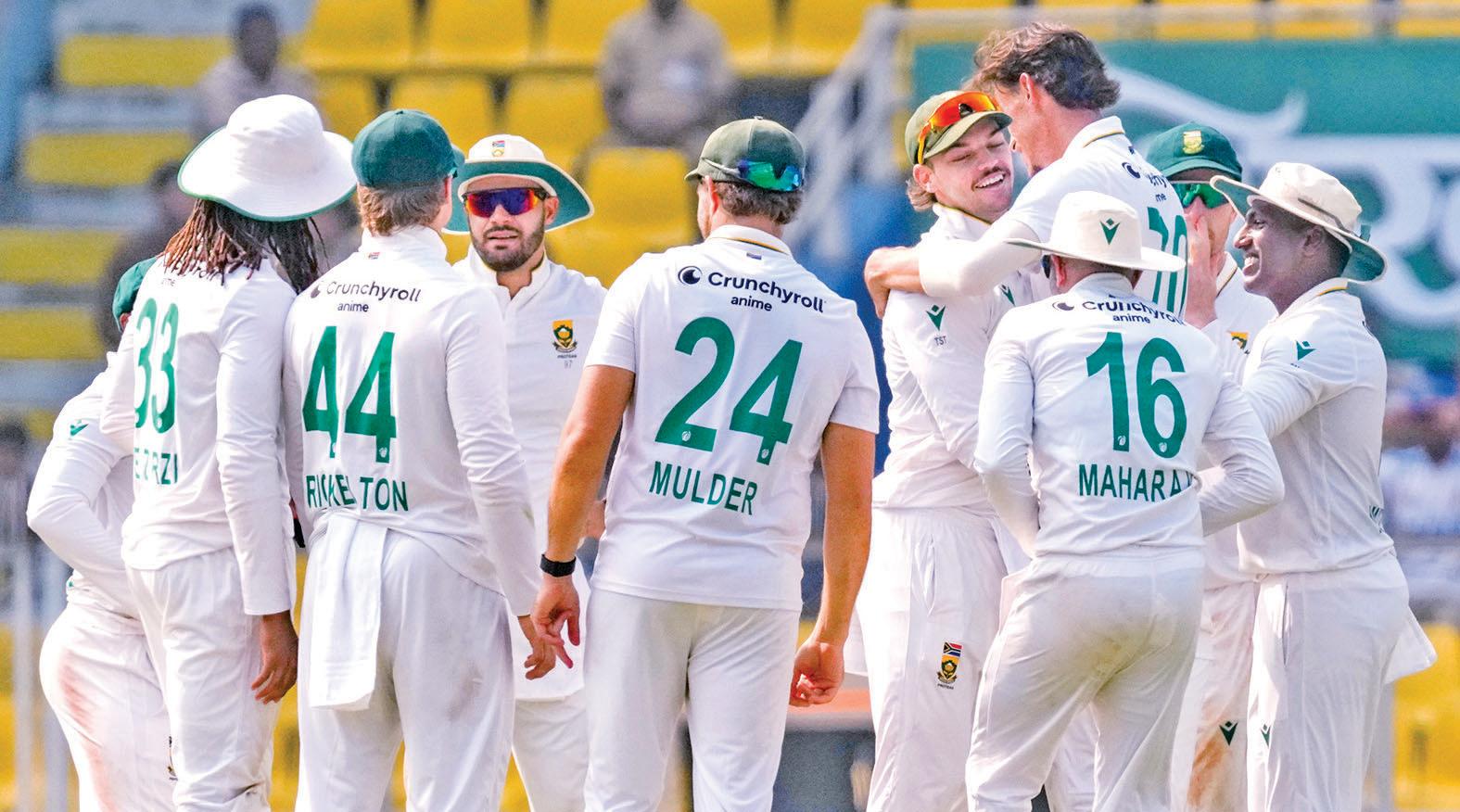 Proteas on top as Indian batting flops
