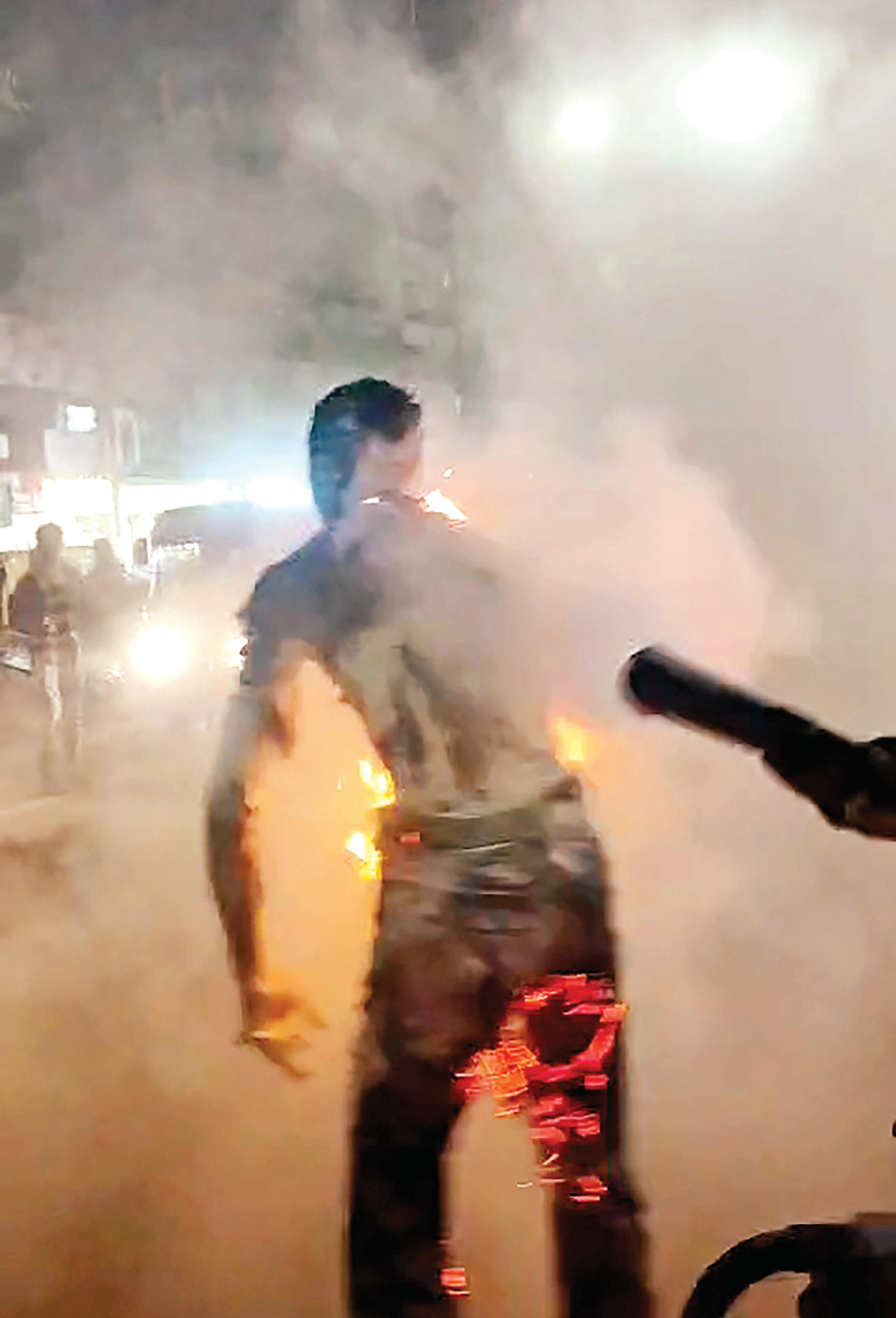 Man sets himself on fire over unrequited love, dies