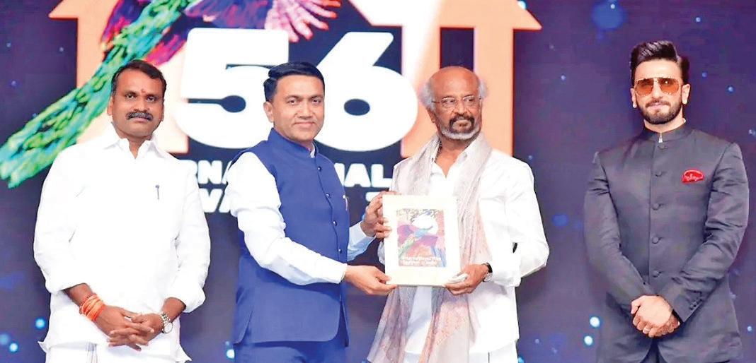 RAJINIKANTH WINS HEARTS AGAIN