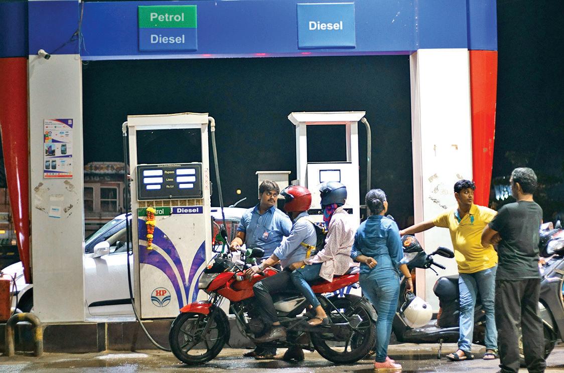 India's petrol pump count network crosses 1L-mark