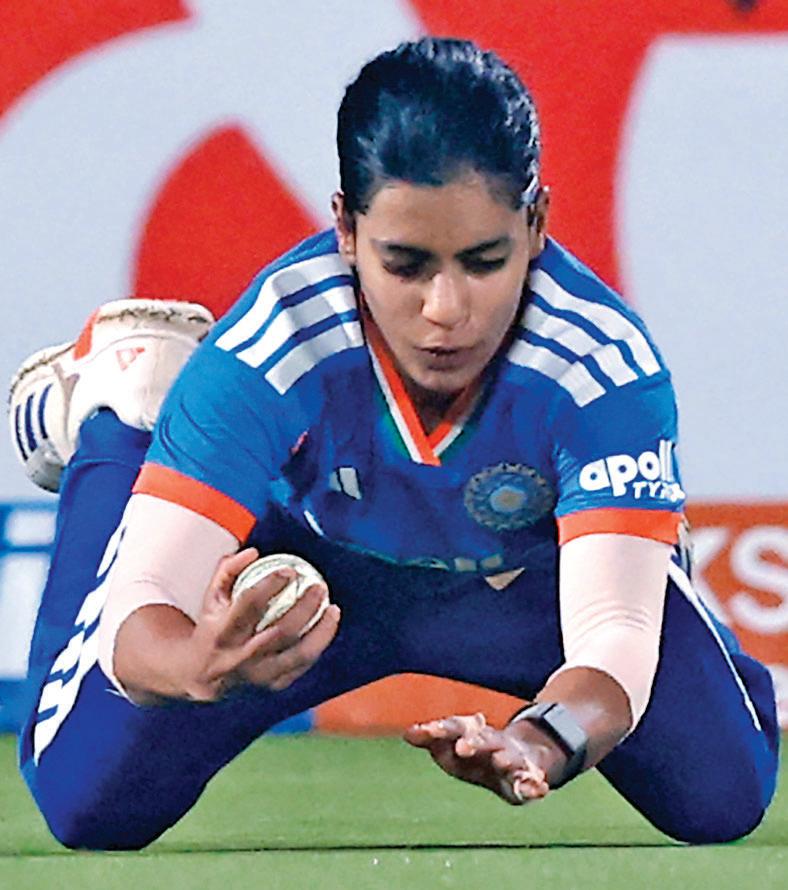 Amanjot wins best fielder medal