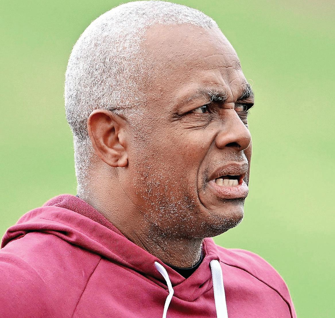 Zimbabwe appoint Walsh as bowling consultant