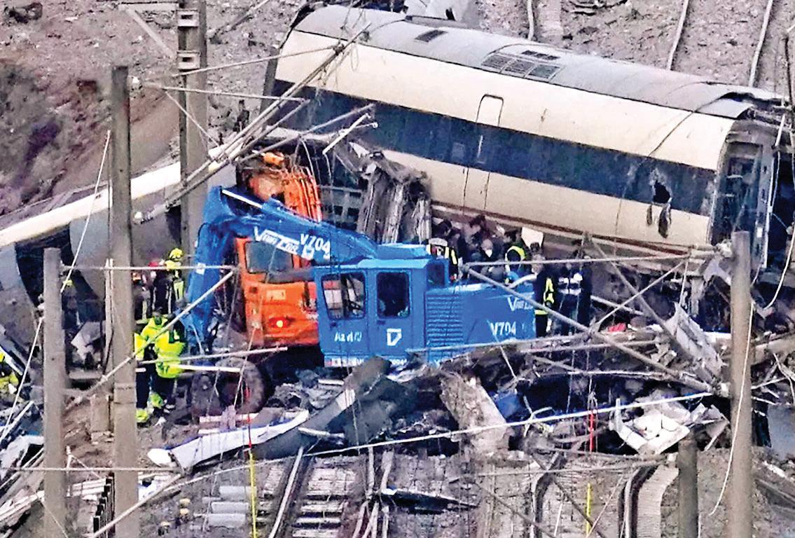 Spain rocked by second train crash