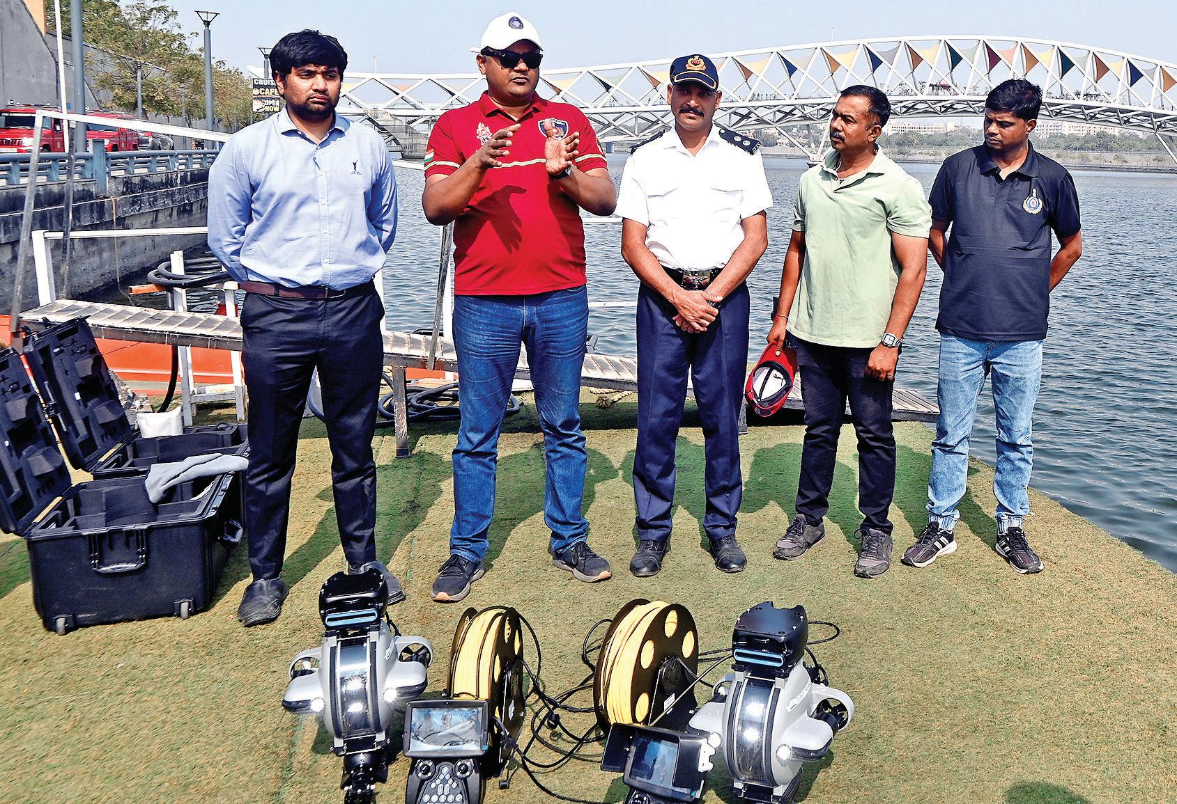 Underwater robot to help fire brigade in emergencies