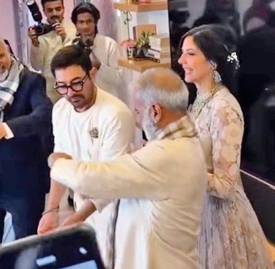 Aamir weds longtime partner Gauri Spratt