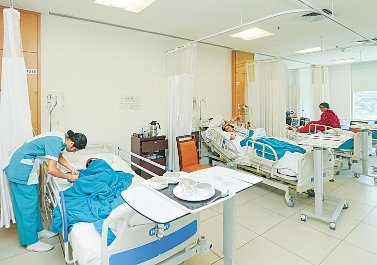 Better patient mix to offset Q2 dip for hospital chains