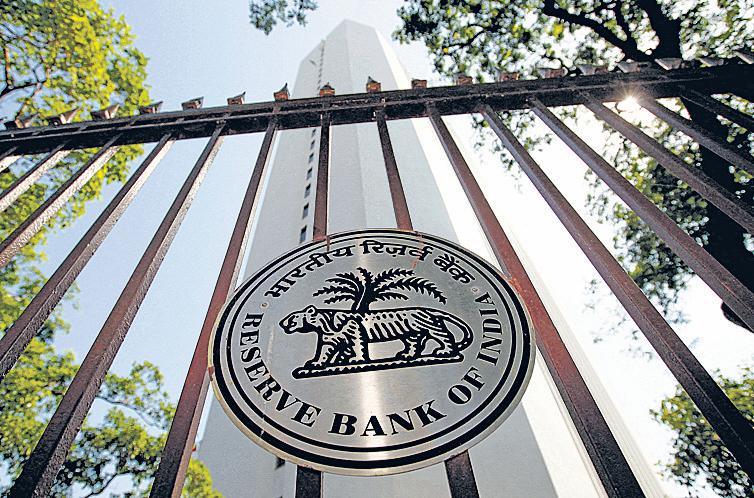 Banks rush to unwind repledged gold loans