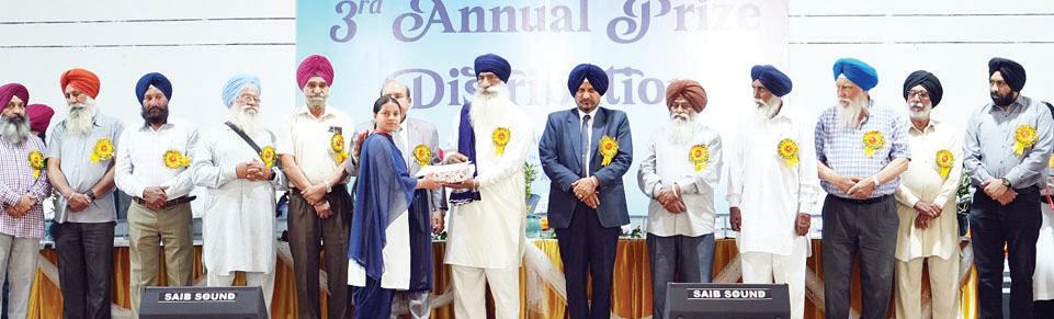 Bal Mukand alone with MLA Goldie inaugurated the new mid-day meal kitchen and building at Government Primary School in Jalalabad