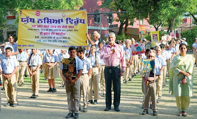 Spring Daleans Join In To The "Yudh Nashian Virudh" Campaign - Pledge For "No To Drugs"